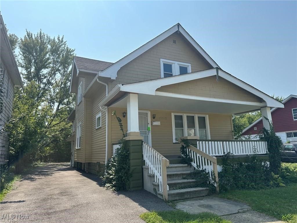 Photo of 12912 Dove Avenue, Cleveland, OH 44105 (MLS # 5182106)