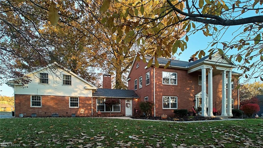 Photo of 100 Maple Shade Drive, Marietta, OH 45750 (MLS # 5192149)