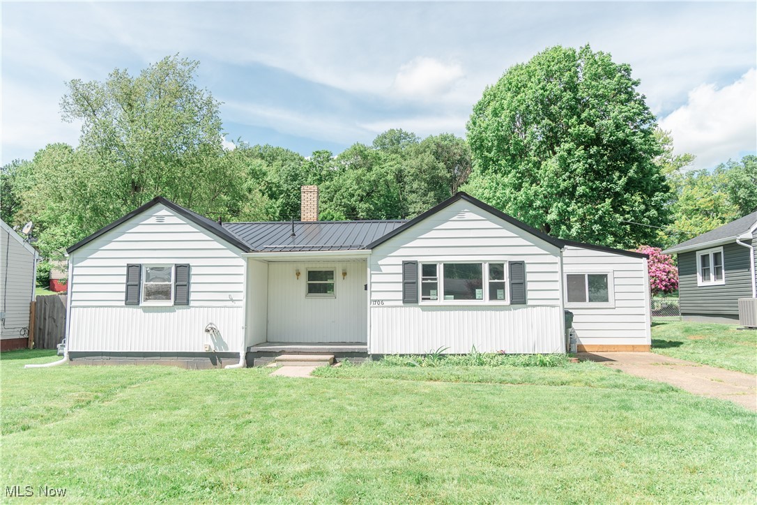 1706 Adams Street, Coshocton, Ohio image 1