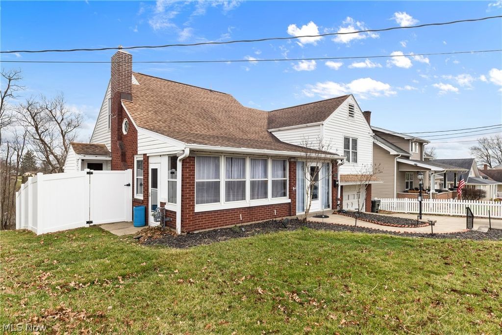 Photo of 211 S Marietta Street, St Clairsville, OH 43950 (MLS # 5193427)