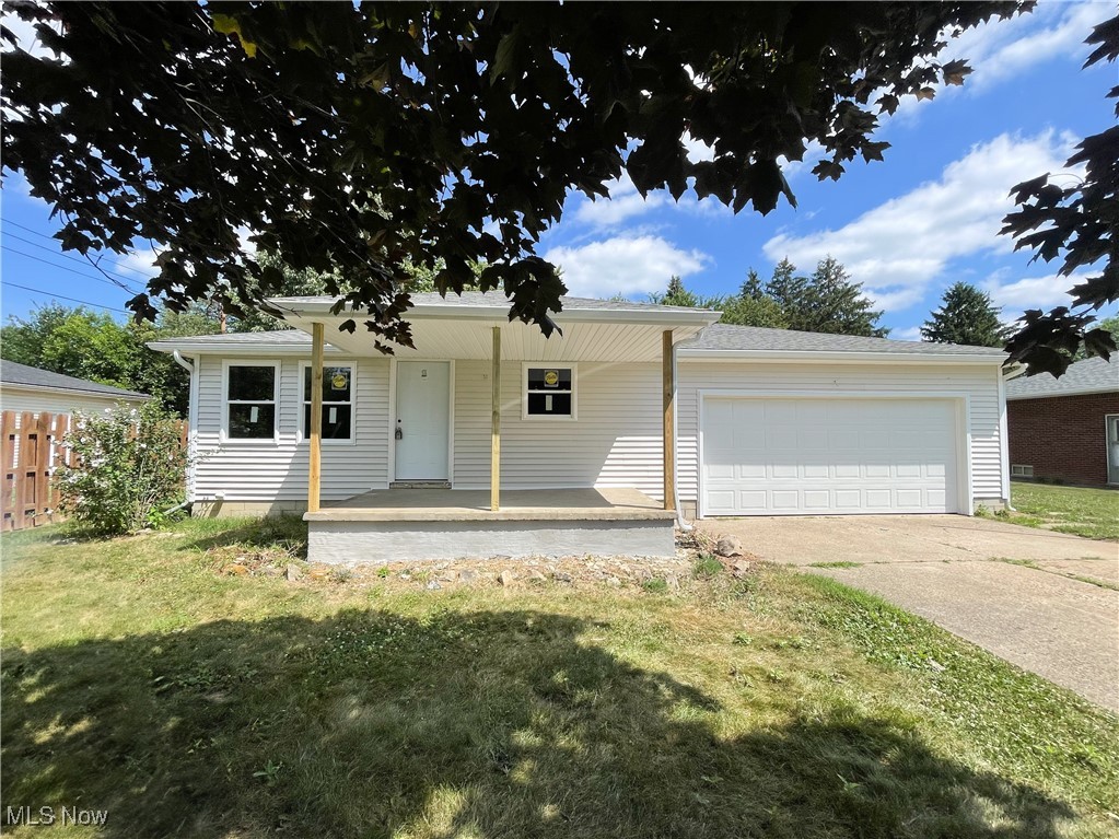 3-Bedroom Home – Ready for Your Finishing Touch!
This ranch-style home is full of potential and ready for your vision! With new siding and windows already installed and demo work completed, the heavy lifting is done—now it’s your turn to customize and create the home of your dreams. The hardwood floors are just waiting to be brought back to their former glory!
Whether you're an investor, DIY enthusiast, or looking for a home you can make your own, this is the perfect opportunity to add your personal style and value.
Don’t miss your chance to turn this blank canvas into something special—schedule a showing today!