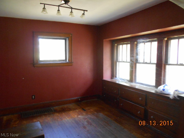 East Akron Terrace - Residential