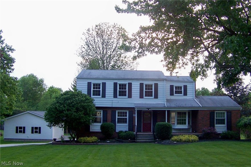 BEAUTIFUL HOME!  TASTEFULLY Remodeled and Decorated! LARGE  .62 Acre Lot in Lakeview Schools! DREAM GARAGE (40x24) with Covered Patio! FOUR BEDROOMS!  Featuring spacious Living Room with hardwood floors; Family Room with fireplace, bay window and hardwood floors; Rec Room on first floor for your enjoyment; Kitchen with newer cabinetry & GRANITE countertops; Formal Dining Room overlooking backyard with hardwood floors; Master Bedroom with hardwood floors & double closets; Master Bathroom with custom CERAMIC SHOWER; Additional Three Bedrooms with hardwood floors; Full Remodeled Bathroom; Remodeled Half Bathroom; Walk Out Basement with potential to finish more living space; Attached Two Car Garage; Detached 40 x 24 Additional Garage with covered patio & separate electric (new in 2012); Concrete Drive with basketball court (new in 2015); High Efficiency Furnace; Central Air; Freshly painted throughout; Newer Windows and Beautifully Landscaped.  This is a FANTASTIC HOME!  
Call today to sc