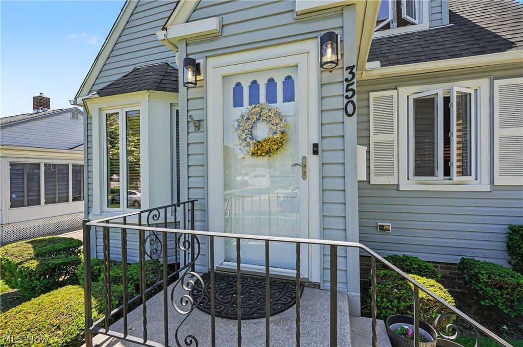 Photo of 350 Wayne Avenue, Akron, OH 44301 (MLS # 5213790)