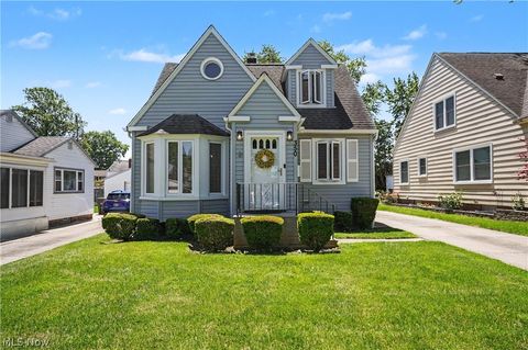Homes For Sale - 350 Wayne Avenue<br/> Akron, OH 44301
