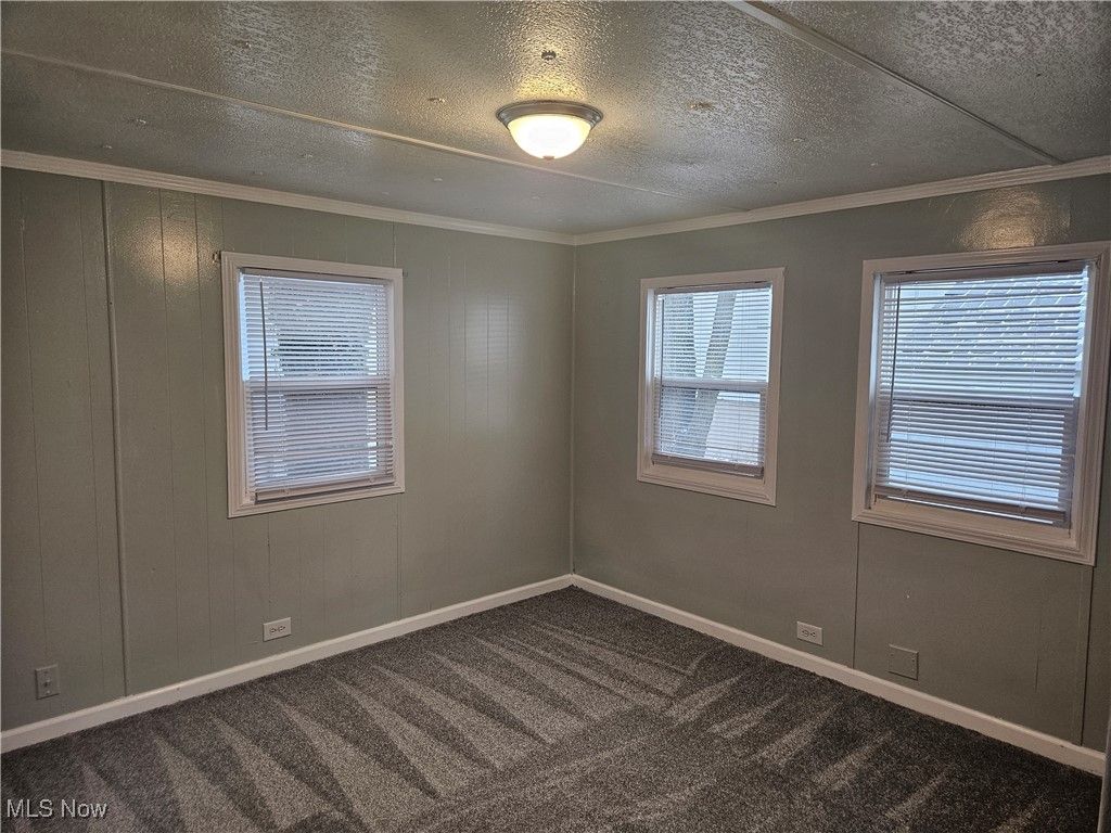 Photo of 2305 E Waterloo Road, Akron, OH 44312 (MLS # 5178849)