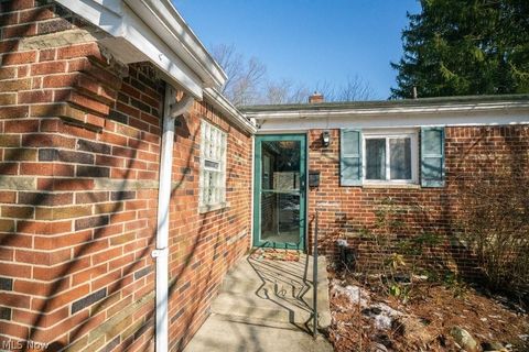 Tiny photo for 725 N Hawkins Avenue, Akron, OH 44313 (MLS # 5184737)