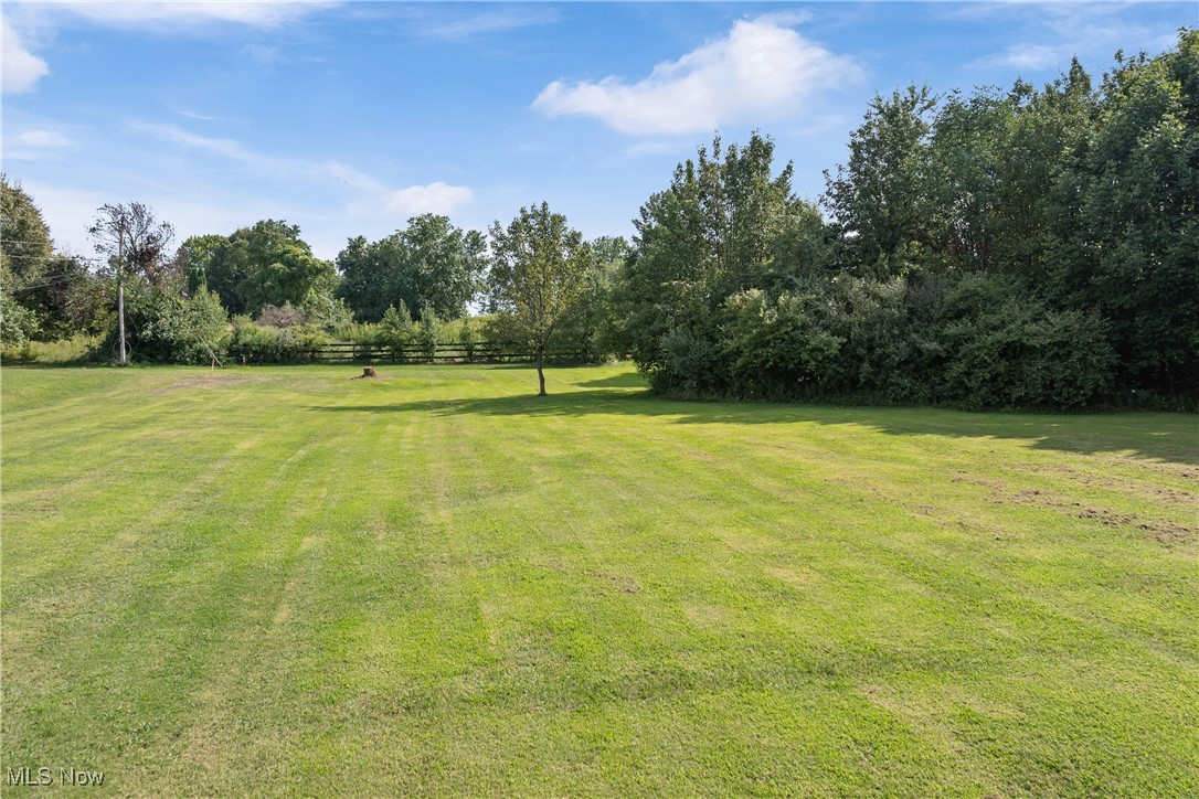 Prime 2.5 Acres Available in Desirable Green, Ohio Don’t miss this rare opportunity to own 2.5 acres of beautiful land in the highly sought-after Green area. Perfect for your dream home—this property offers space, location, and potential all in one. please reference MLS#5127956
