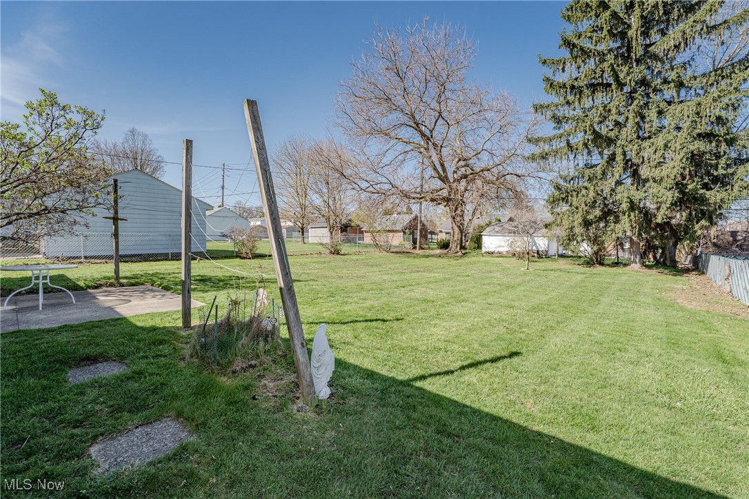 5240 Robinhood Drive, Willoughby, Ohio image 21