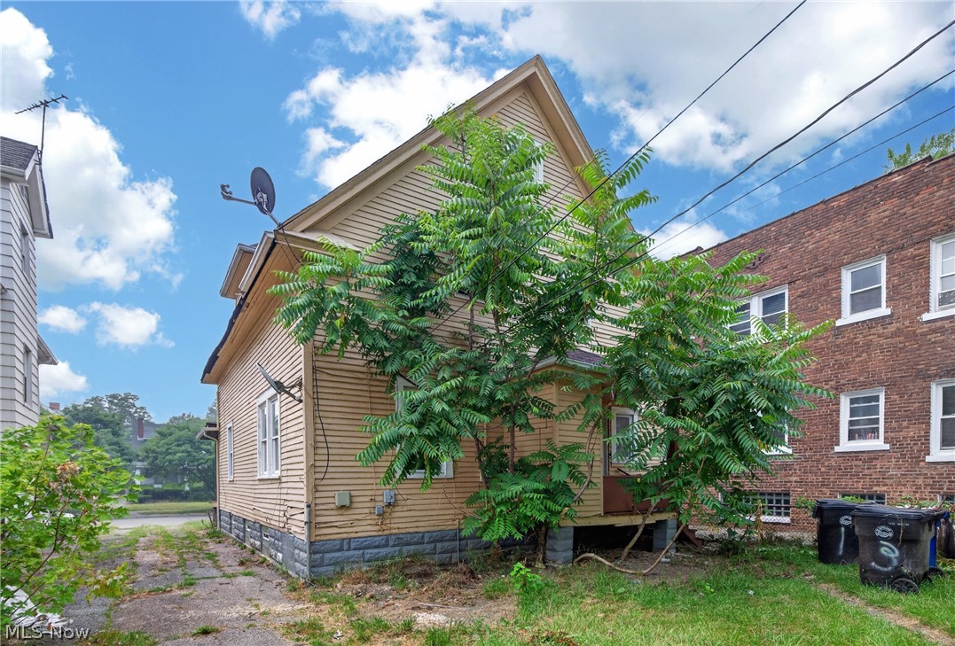3527 E 140th Street