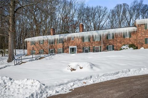 Tiny photo for 6930 Carriage Hill Drive #101, Brecksville, OH 44141 (MLS # 5185142)