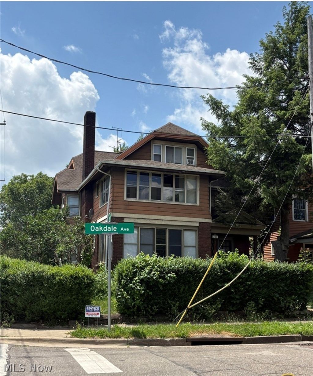 Photo of 260 Oakdale Avenue, Akron, OH 44302 (MLS # 5223593)