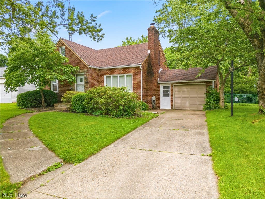 Photo of 3312 Yale Avenue NW, Canton, OH 44709 (MLS # 5217247)