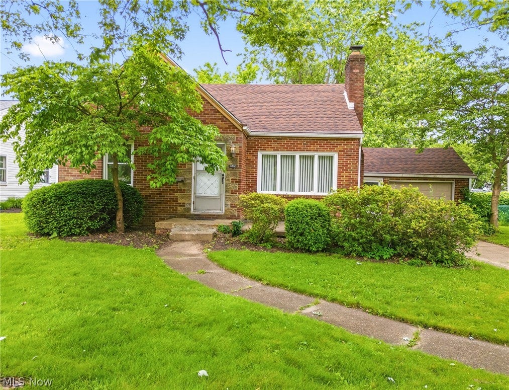 Photo of 3312 Yale Avenue NW, Canton, OH 44709 (MLS # 5217247)