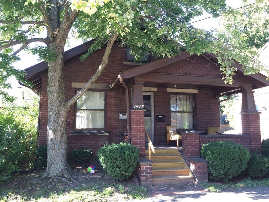 3 bedroom bungalow that is a perfect starter home or investment. This home has been an attractive solid rental home for years and is now ready for a new owner. Nice open floor plan, large kitchen and bonus room that could be used as a laundry room or a family room. The possibilities are endless! Private living at its best. No through traffic to contend with. Down payment assistance is available for all buyers offered by the Community Building Partnership (subject to availability). Located in West Park which has an active yet optional home owner's association. The neighborhood association provides part time security to the neighborhood. Located within walking distance to Taggarts and Monument park!