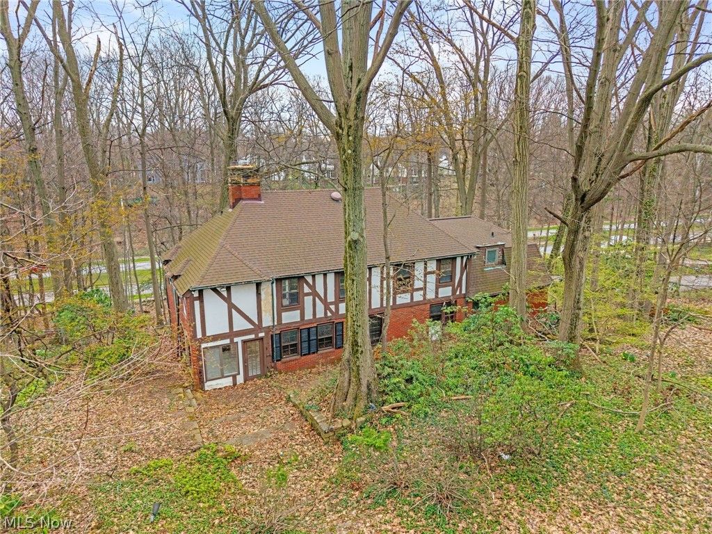 Photo of 1884 S Belvoir Boulevard, South Euclid, OH 44121 (MLS # 5199622)