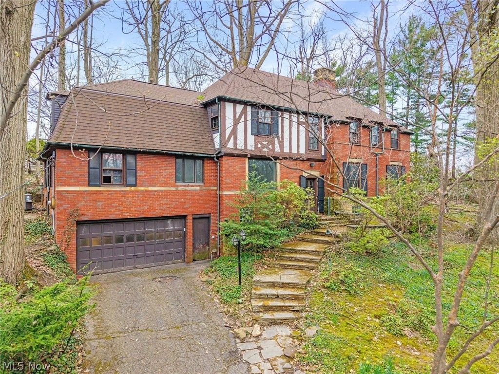 Photo of 1884 S Belvoir Boulevard, South Euclid, OH 44121 (MLS # 5199622)