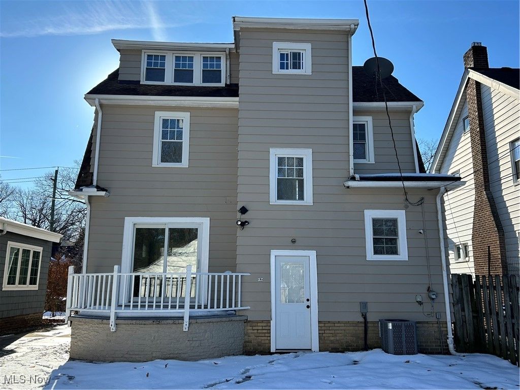 Photo of 3785 Glenwood Road, Cleveland Heights, OH 44121 (MLS # 5178036)