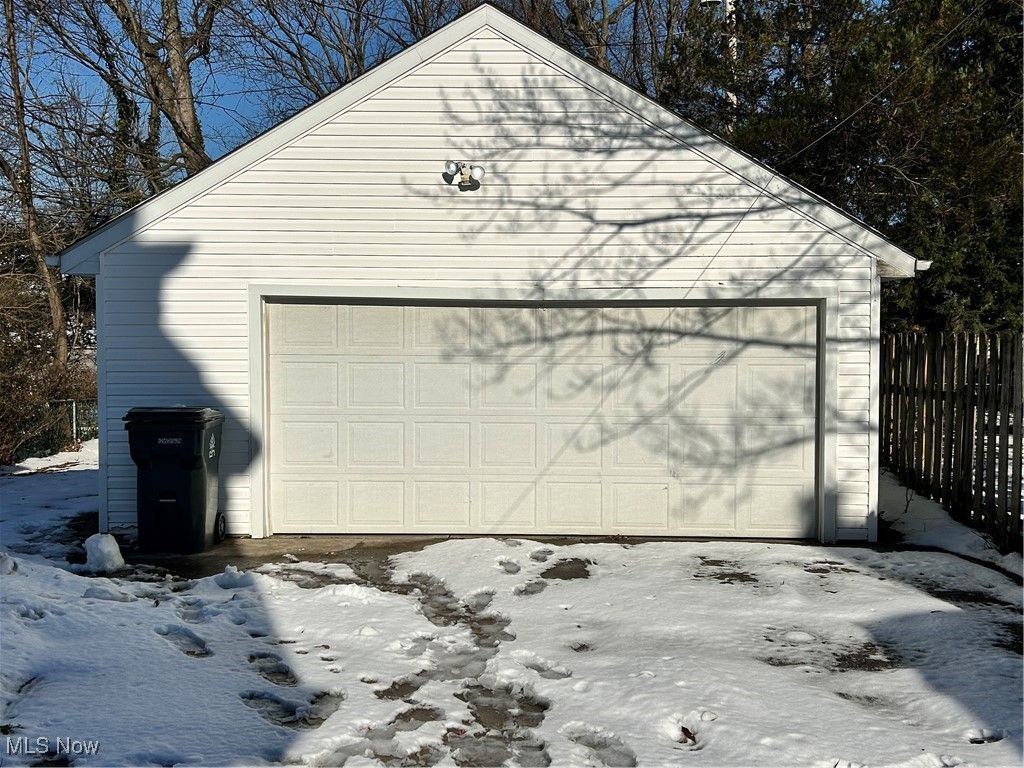 Photo of 3785 Glenwood Road, Cleveland Heights, OH 44121 (MLS # 5178036)