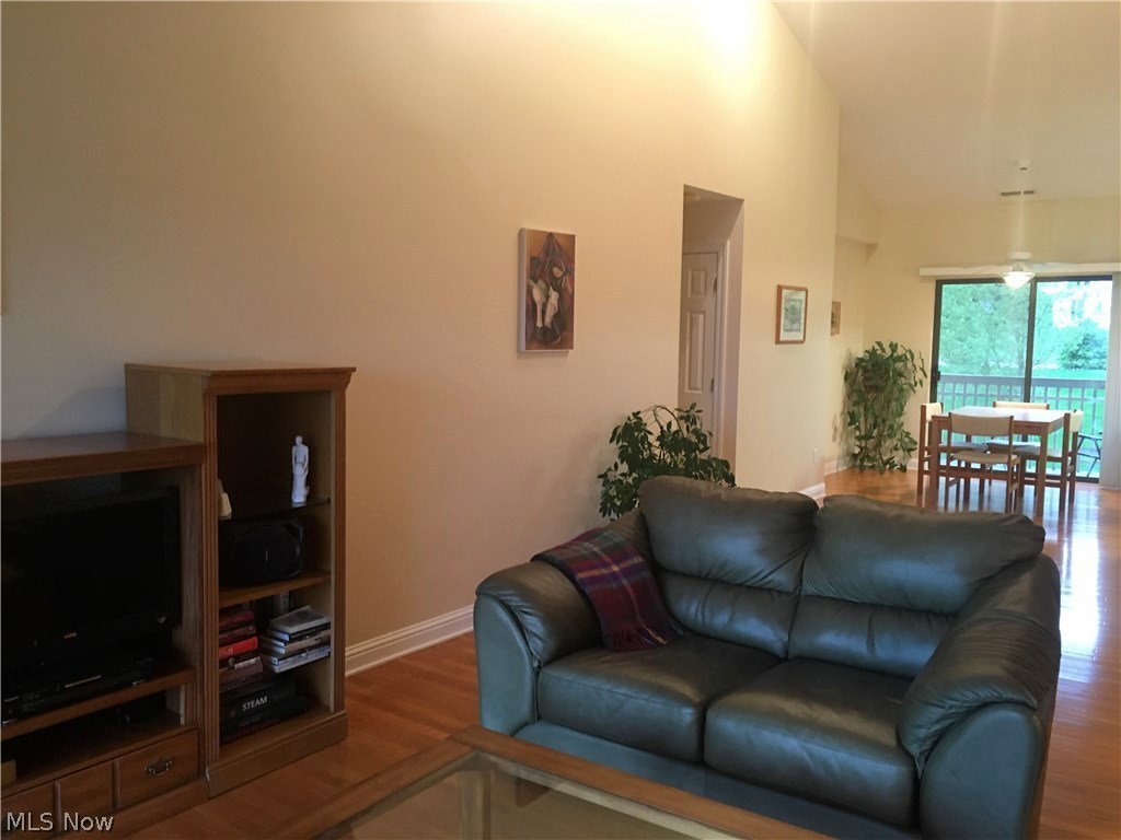 Enclave/Rosemont Rdg Condo Own - Residential Lease