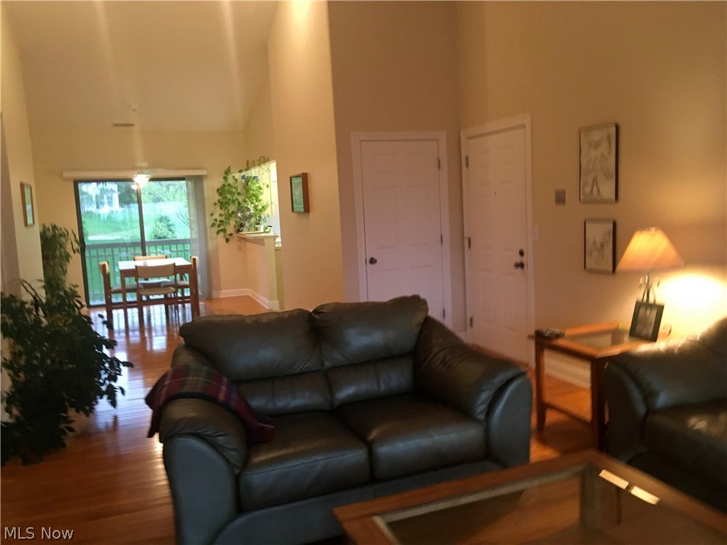 Enclave/Rosemont Rdg Condo Own - Residential Lease