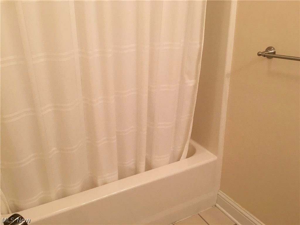 Enclave/Rosemont Rdg Condo Own - Residential Lease