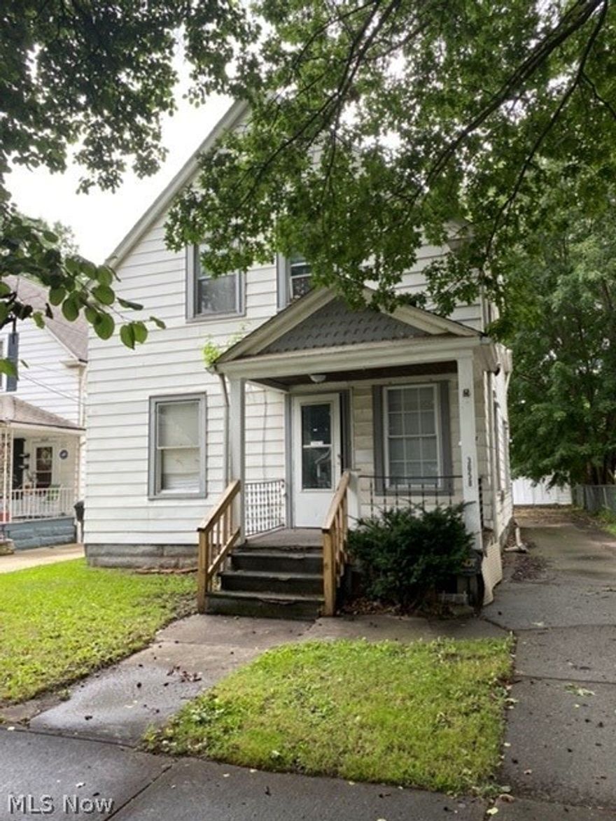 This 2 family is a stellar investment property!  Each unit has been updated  All appliances stay. Newer hot water tanks and furnaces. All the expensive things have been done for you!  Low taxes. Property is in good condition and has passed both city inspections, and CMHA inspections. 

SELLER HAS OTHER PROPERTIES FOR SALE AND WOULD PREFER TO SELL THEM AS A PACKAGE.