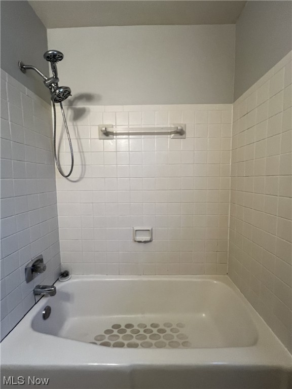 Guaranted Inv Co 01 - Residential Lease