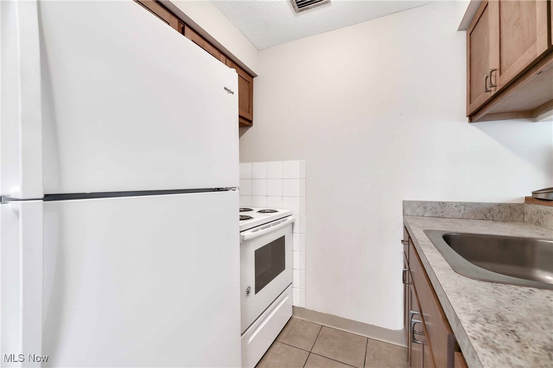 14567 Madison Avenue #206, Lakewood, Ohio image 26