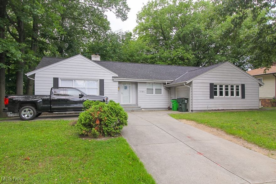 Single-family investment property with 3 bedrooms, 1 full bathroom, full basement and attached 1-car garage. Great opportunity with this ranch-style home!