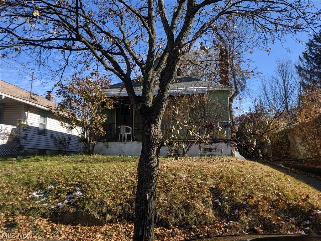Attention investors Turn Key Opportunity to generate immediate income. Established leases in place on all units. Rents are low compared to market rates.
Seller is consolidating and looking for immediate cash sale.
This home has 2 Bedrooms 1 Full Baths 1198 Sq Ft
Current lease is Month to Month
Current Lease is 500 Market Lease is 700
12 Single family units available buy 1 or the entire block of them
Priced from 20K to 70K
All properties are priced below market. Get them Going Going Gone
# 344 Lease 35K, # 665 Gage 35K, # 434 McGowan 30K, # 1253 Herberich 30K, # 1018 Herberich 37K, # 1008 Burkhardt 30K, # 75 Lake 20K, # 762 Euclid 40K, # 836 5th 30K, # 734 Baird 41K, # 408 Pioneer 40K, # 720 Belden 70K.
Contact agent for additional details.