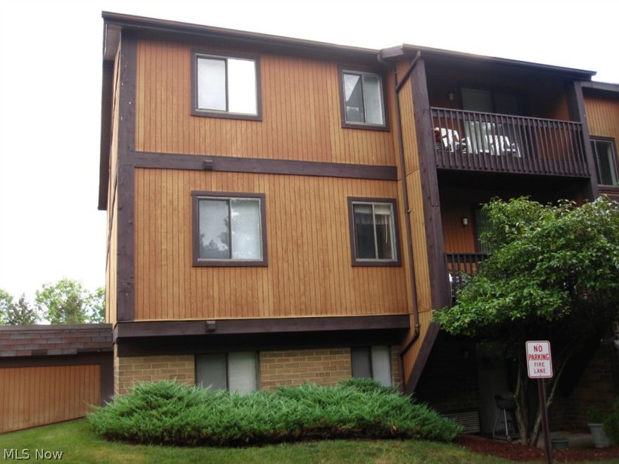 Why rent when you can own this tidy updated 1 bedroom condo in Westlake? Central location makes getting to shopping or downtown a snap. On site Laundry room is free to owners! Hot water tank is only a couple of months old and heating/cooling system is new last year.