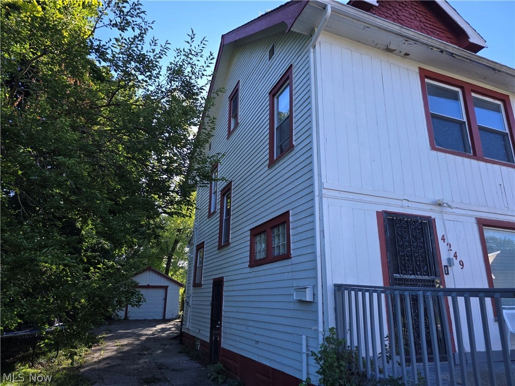 4249 E 133rd Street