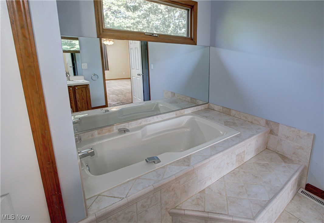15030 Waterford Drive, North Royalton, Ohio image 22