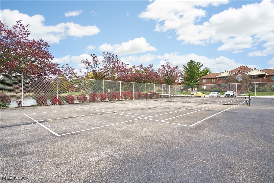 Courts of Country Lakes - Residential