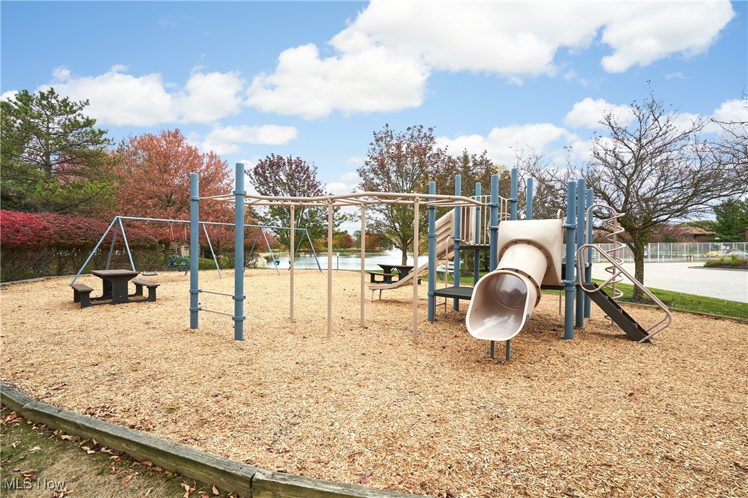 Courts of Country Lakes - Residential