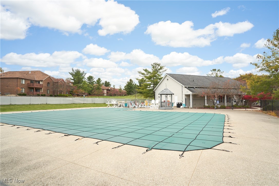 Courts of Country Lakes - Residential