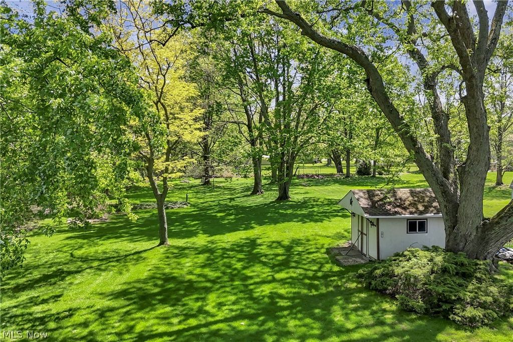 Photo of 8089 Wesley Drive, Strongsville, OH 44136 (MLS # 5207559)