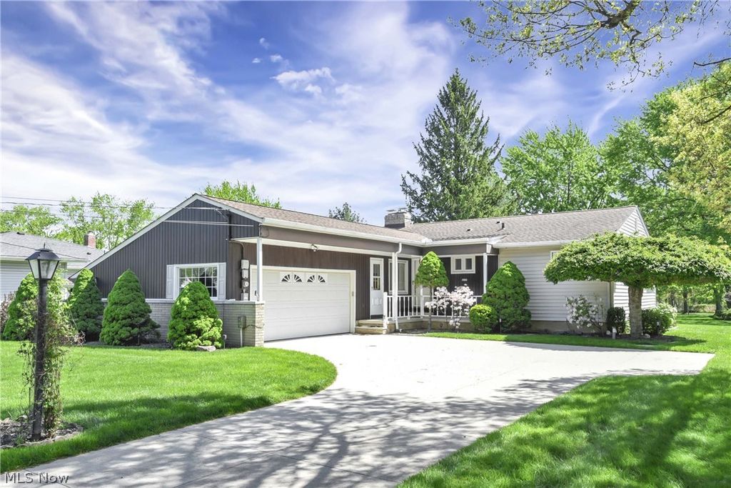 Photo of 8089 Wesley Drive, Strongsville, OH 44136 (MLS # 5207559)