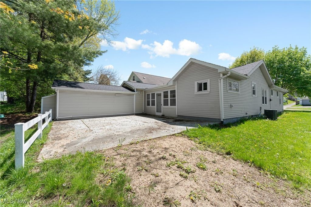 Photo of 1515 39th Street NW, Canton, OH 44709 (MLS # 5175461)