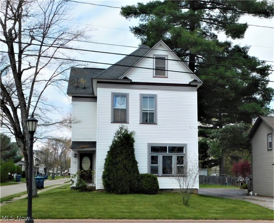 Previous Buyer's financing fell through.  Sellers are very MOTIVATED to sell! Looking to invest in Rental Property, considering a property for commercial use, possibly thinking of restoring a historical aged home to single family? This Downtown Hubbard property has so much character and history. Originally a single family home, then transformed to a photography studio and now a multi-family duplex. So much potential for the new home owner. Inside you will see the unique antique character that this multi-family residence has to offer. 1st floor unit has 2 bedrooms, with in unit laundry area. 2nd floor unit is 3bedrooms (2bd on main floor of the unit & 3rd large bedroom on the 3rd fl.)  This property is located in the perfect area and convenience to local shopping, restaurants, and city events. There are many updates; newer Gas Furnace,  Roof is 9 yrs old, and Vinyl siding 5 yrs old.  This unique property is an absolute must see, so call today to schedule your private showing! Showings o