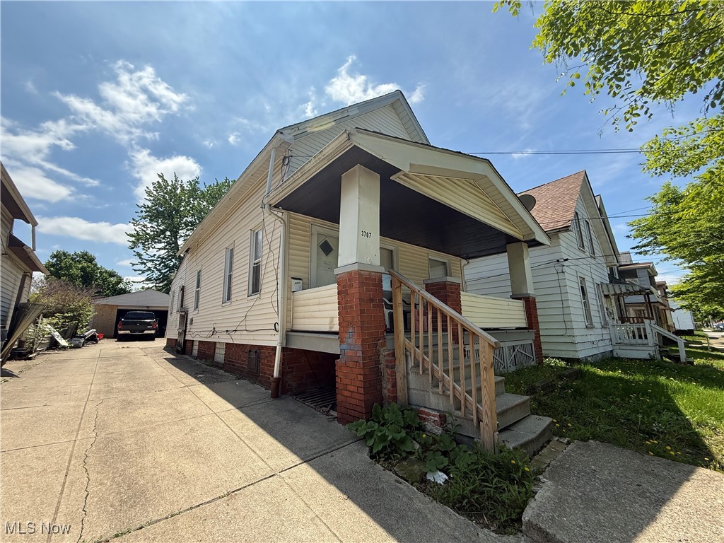 3707 Newark Avenue