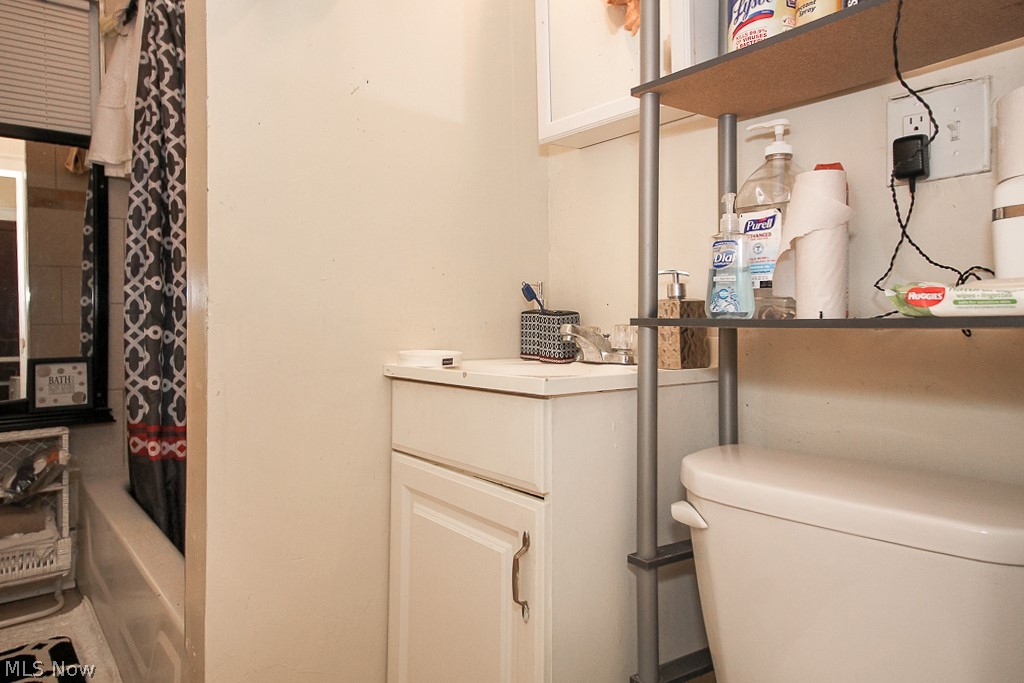 Jankovsky & Bubnas - Commercial Sale