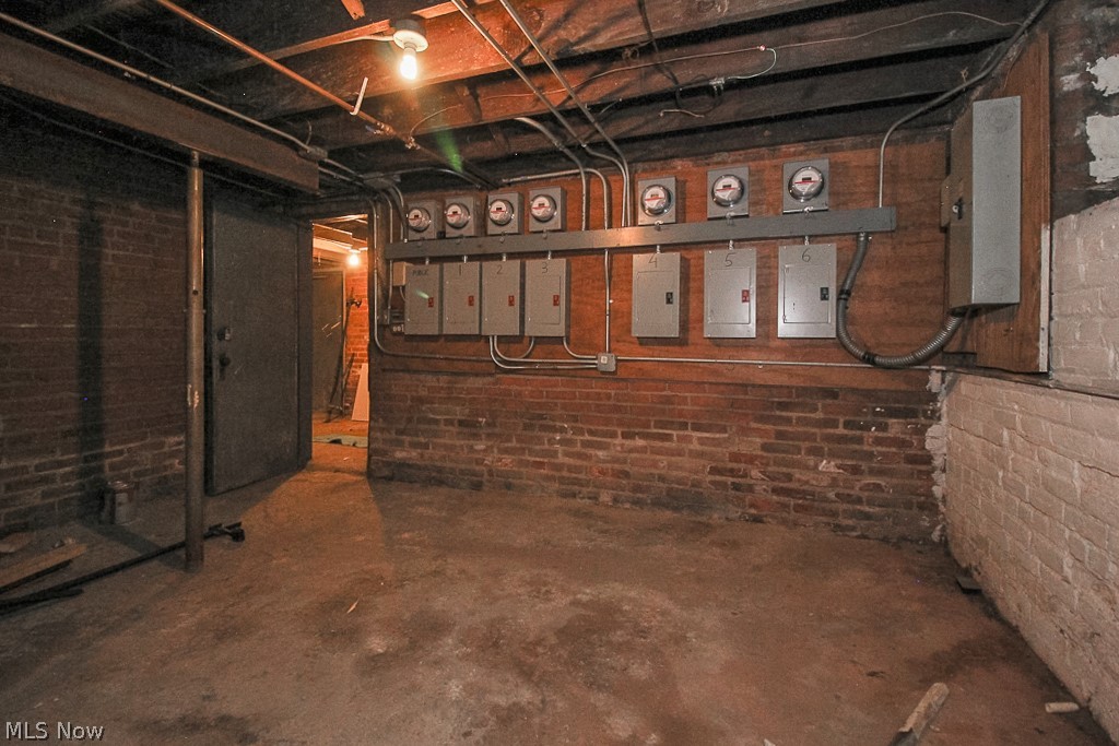 Jankovsky & Bubnas - Commercial Sale