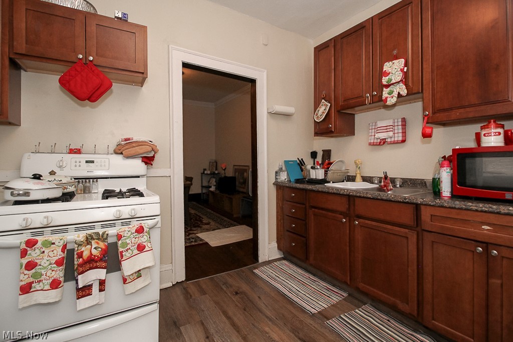 Jankovsky & Bubnas - Commercial Sale