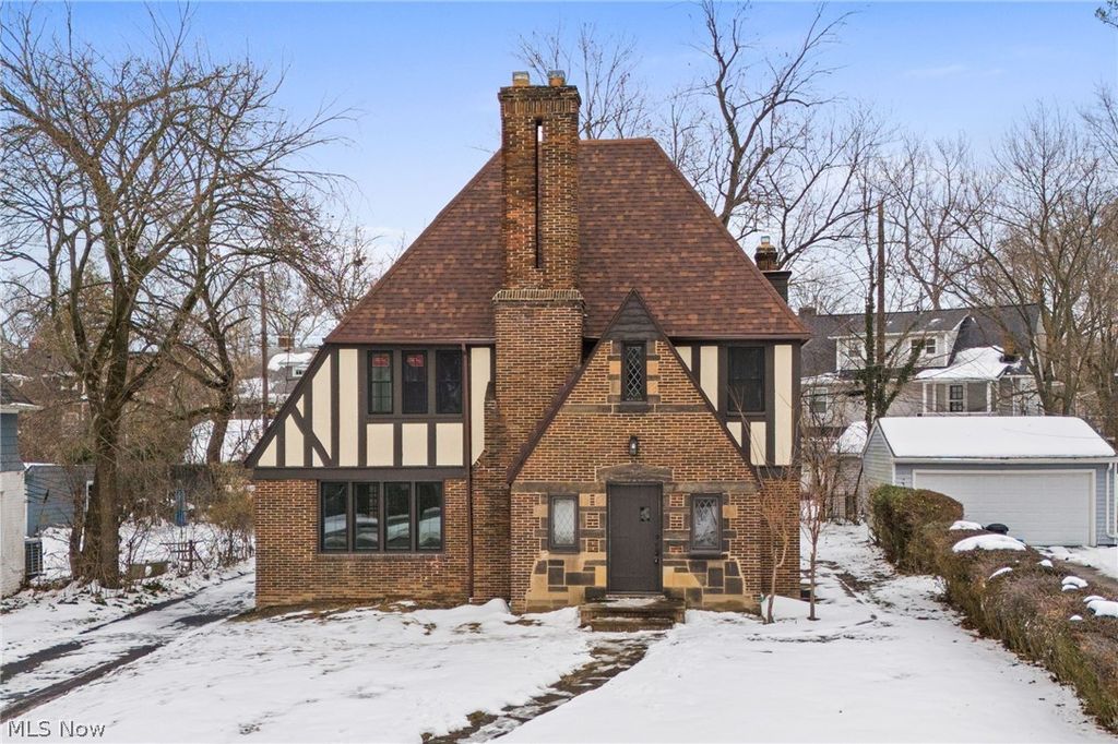 Photo of 3145 Huntington Road, Shaker Heights, OH 44120 (MLS # 5186322)