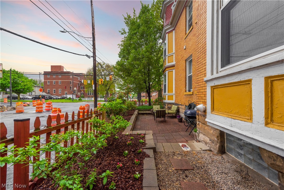 Gordon Ave Allotment - Residential