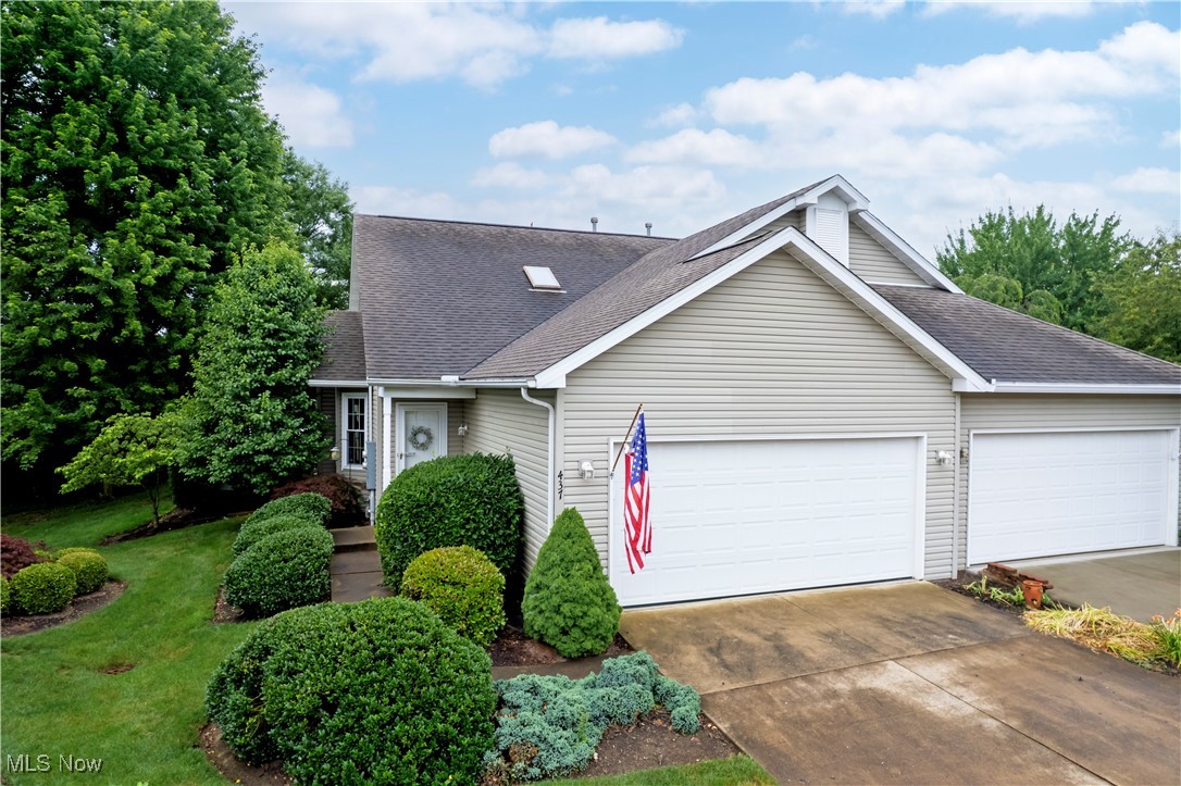 Move in and enjoy carefree living. This 1 owner condominium features open floor plan with kitchen, dining room, living room with a fireplace, 2BR, 2 bath and first floor laundry. Off of the living room is a deck to enjoy those quiet evenings. Lower level includes a family room; 3rd BR and 3rd Bath plus a utility room with extra storage. All appliances are included so call your favorite realtor and schedule your showing today.