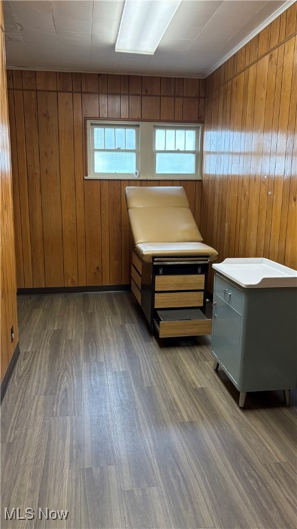 Chamberlins Western - Commercial Sale