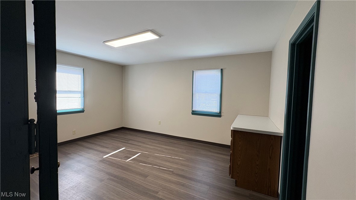 Chamberlins Western - Commercial Sale